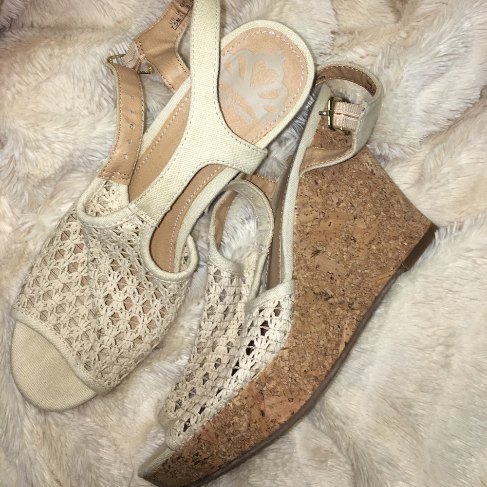 Cream Cork Wedges